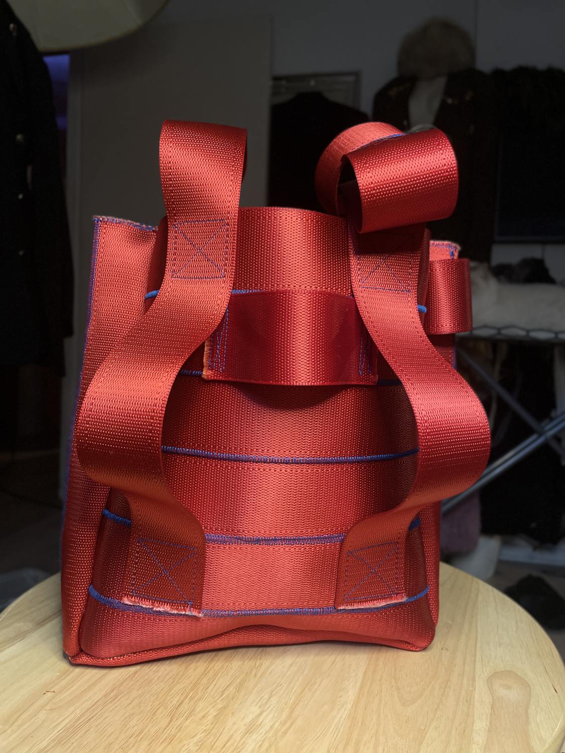 Belt bag front, six handles