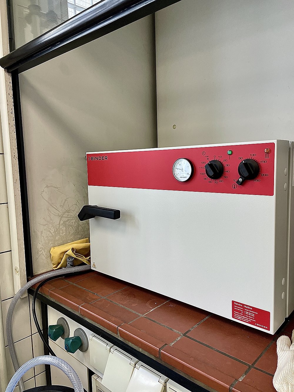 Drying oven set to 60 °C