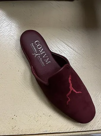 Burgundy velvet, the mark on the vamp